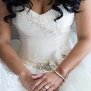 VERA WANG VW351197 WEDDING DRESS
VW351197
